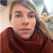 Diplomata al liceo linguistico con ottimi voti cerca alunni di elementari/medie a cui dar lezioni il sabato